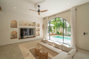 Villa Unna 6BR Mediterranean Villa with Hot Tub